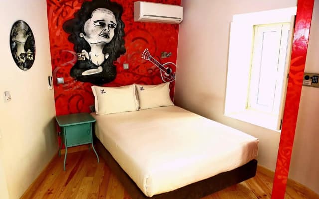 Hostel Petit Lusa - photo 2