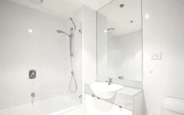 City Tower Apartment - photo 5