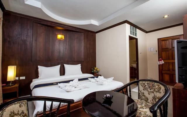 Triple Rund Place Hotel - photo 5