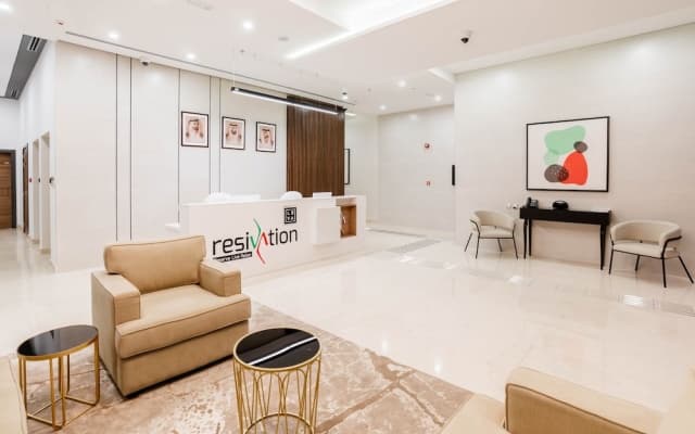 Resivation Hotel - photo 2
