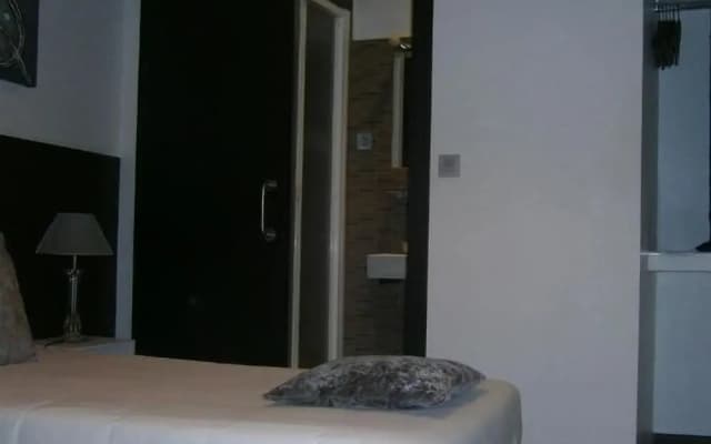 THC Latina Hostel - photo 2