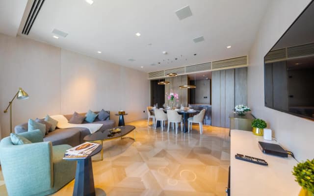 Dxb - Five - 30906 - Pj - photo 4