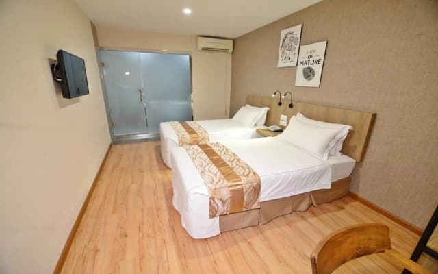 Diamond Inn - photo 4