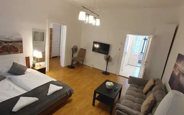Modern 2BR Apt Downtown Long Stay - photo 4