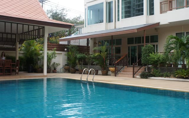Emerald Palace - Serviced Apartment - photo 2