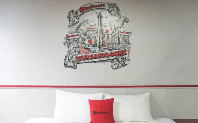 RedDoorz Plus near RSCM Jakarta - photo 4