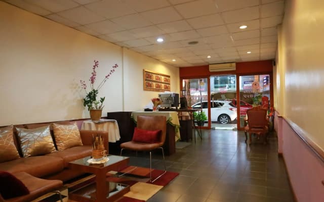 Travel Lodge Suriwongse - Adult only - photo 2