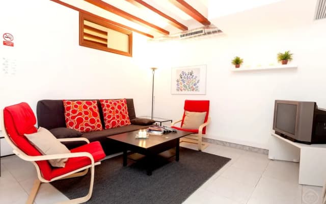 Rentbcn Gaudi Apartments - photo 3