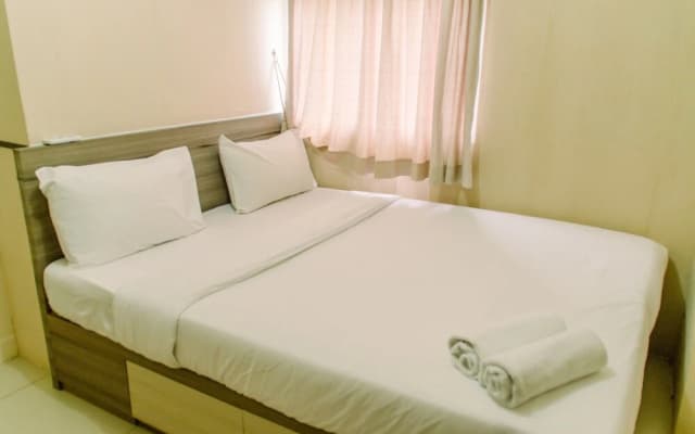 Comfort And Simply 2Br At Green Pramuka City Apartment - photo 3