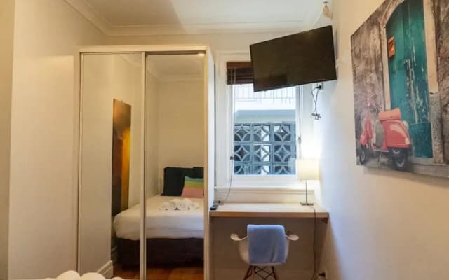 Delightful 3 Bedroom Apartment near Chapel Street in St Kilda - photo 4