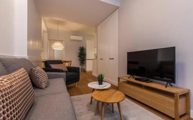 Upscale & Modern 2BDR Apartment - photo 3