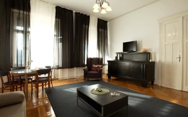 Budapest City Center Apartments - photo 2