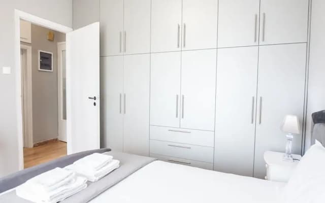 Modern apt with Increbilbe Athens Views - photo 5