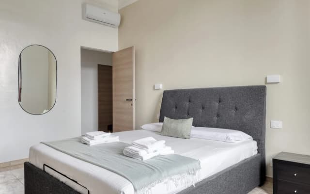 Chic flat with easy city centre access - photo 3