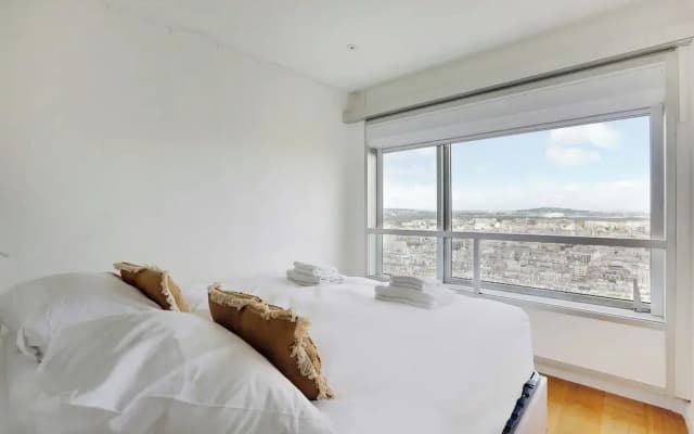 Exceptional View of Paris With A/C - 2bd/4p - photo 3