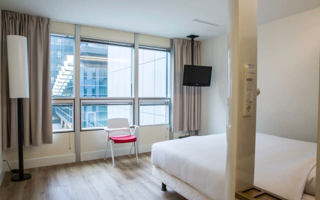 Qbic Hotel Amsterdam WTC - photo 2
