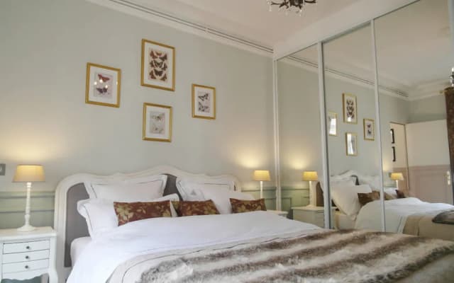Louvre Elegant ChicSuites - photo 5