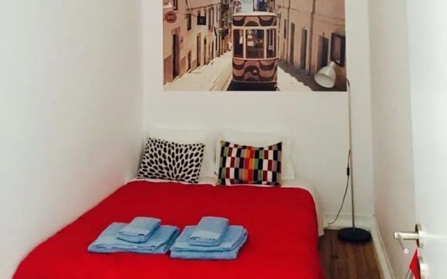 inLisbonSMS Guesthouse - photo 2
