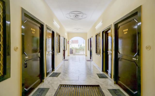 OYO 74565 Hotel Ars - photo 2