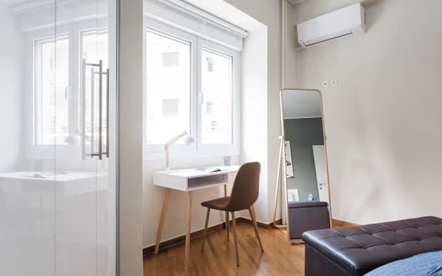 UPSTREET Charming & Comfy 2BD Apt-Acropolis - photo 4