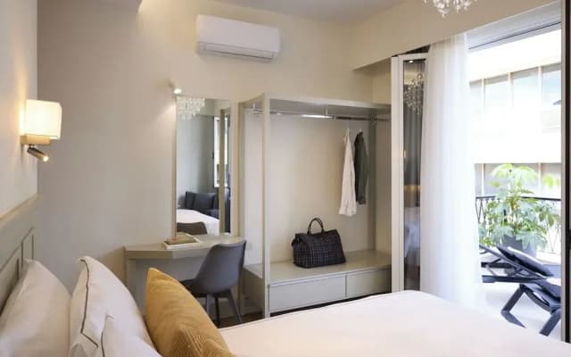 AthenSun Luxury Suites - photo 4