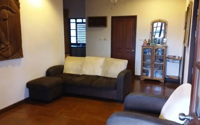 Chaulty Towers Guest House - photo 2