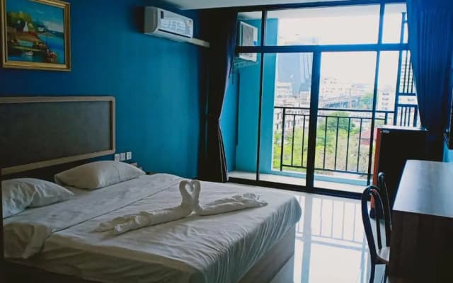 @81Hotel - photo 2