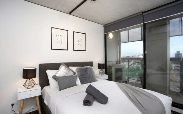 NGV Art Centre Retreat - StayCentral - photo 2