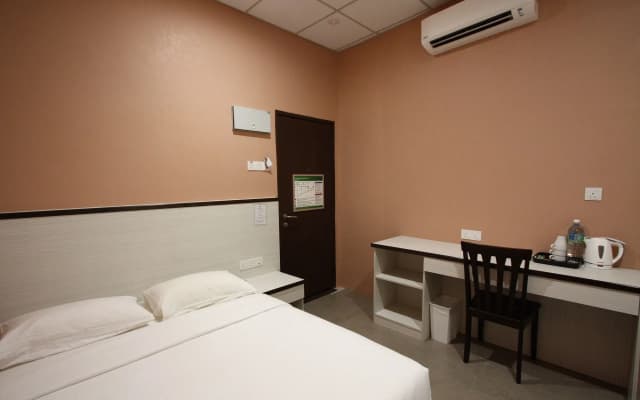 Shamrock Guest House II - photo 4