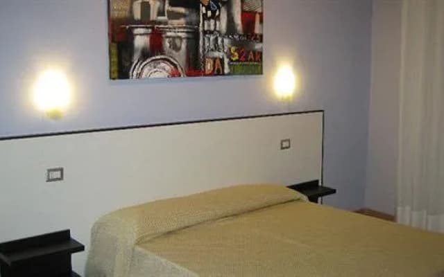 Hotel Faenza - photo 5