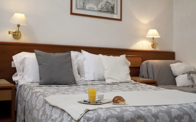Hotel Bonifacio - photo 4