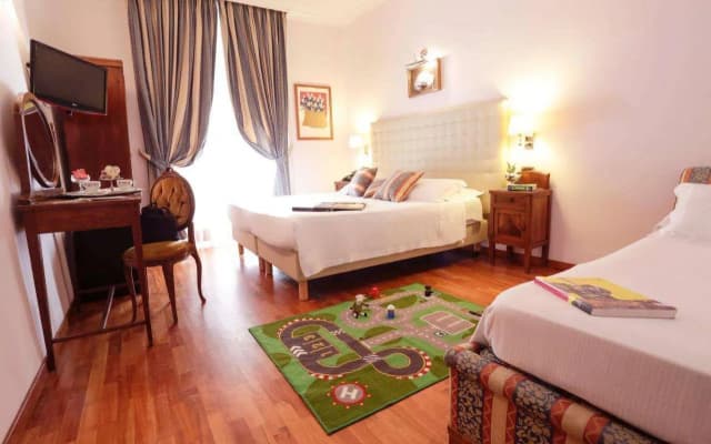 Angel Hotel - photo 4