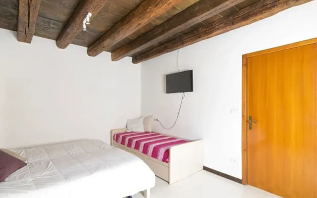 Calle Sacrestia - photo 4