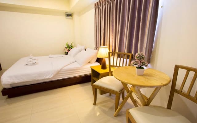 The Loft Resort Bangkok - photo 4