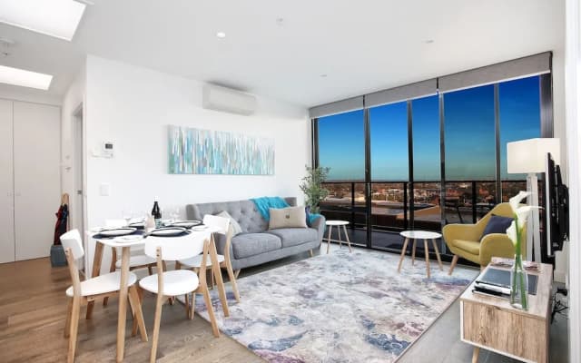 StayCentral - Northcote Hill Penthouse - photo 3