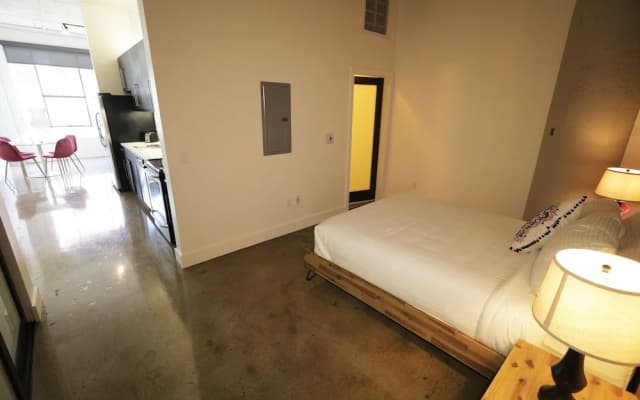 Downtown Lofty Suites - photo 5