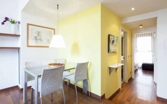 Inside Barcelona Apartments Mercat - photo 3