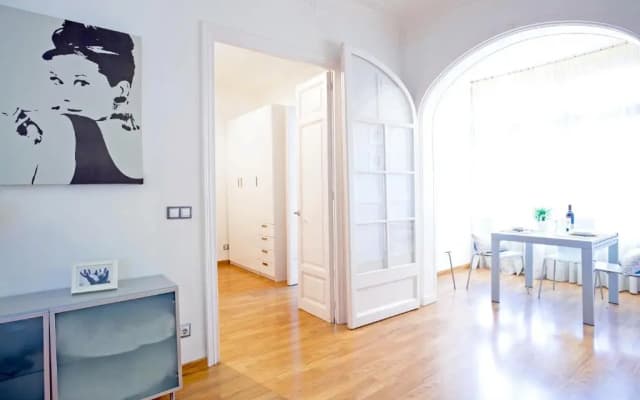 Feelathome Center Apartments - photo 2