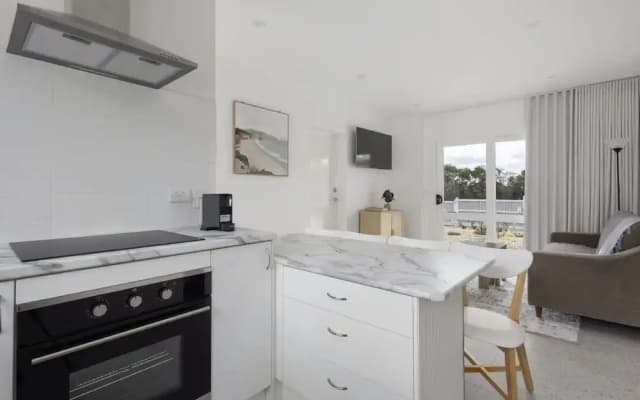Peaceful 2-bed Apartment in Coastal Mccrae - photo 5