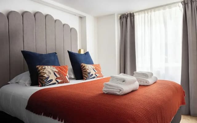 Authentic Apartment - 2br/6p - Place Pigalle - photo 5