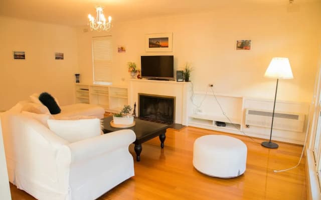 Inner Melbourne Luxury Holiday House - photo 2