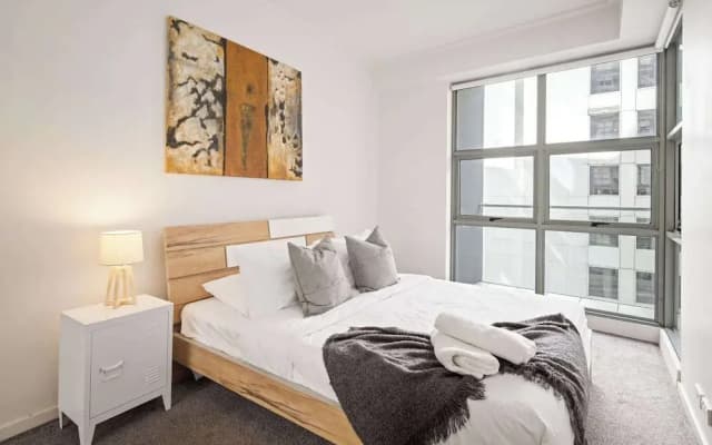 Cozy 2BR Apartment Steps From Darling Harbour - photo 2