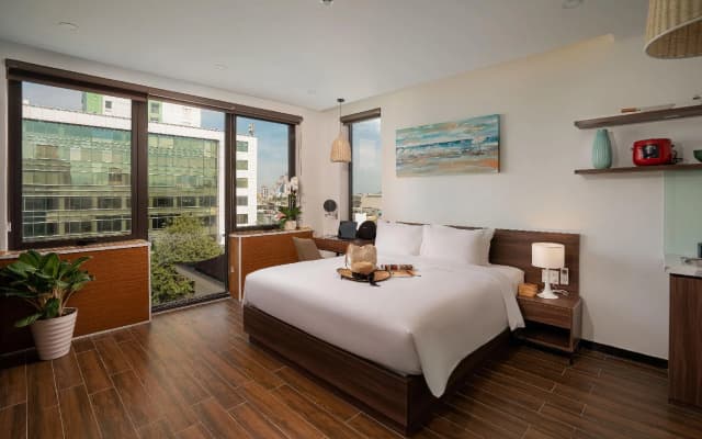 Dragon View Riverfront Hotel - Managed by Chiic Vacation - photo 3