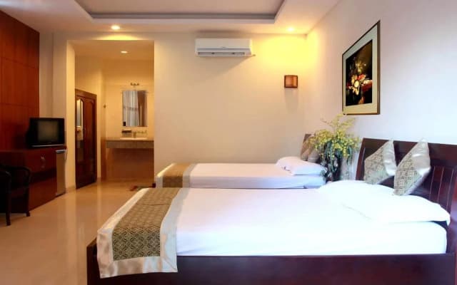 The Moon Hotel - photo 3