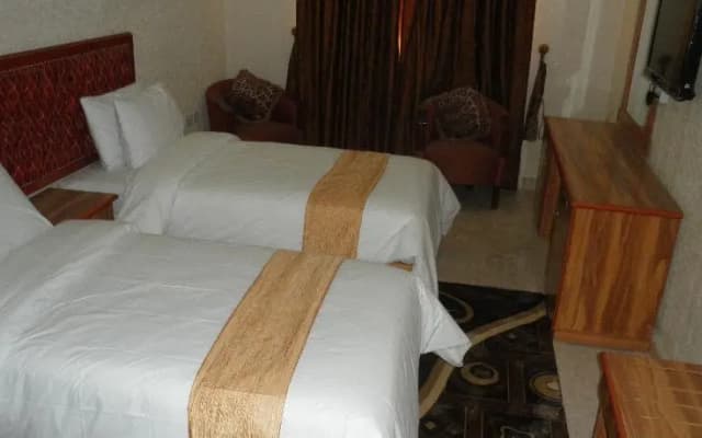 Bayan International Hotel - photo 4