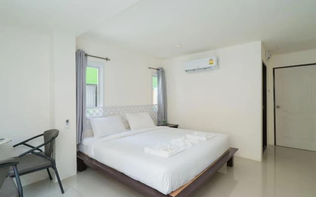 Hangover Inn - photo 5