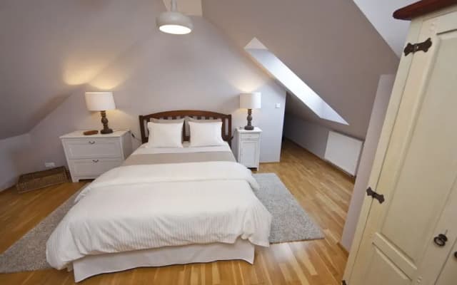 Spacious Treetop Apartment by easyBNB - photo 4