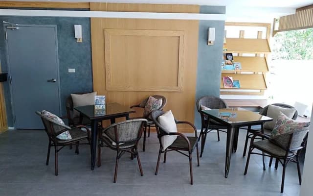 Home Inn Hotel - photo 4