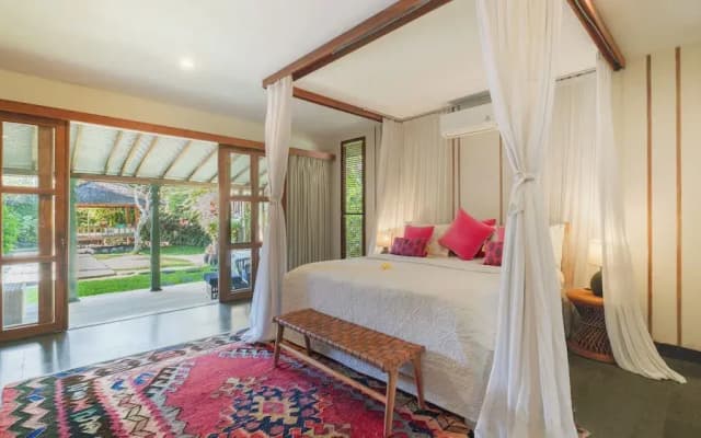 Villa Desa Roro Dua by Villa Finder - photo 2
