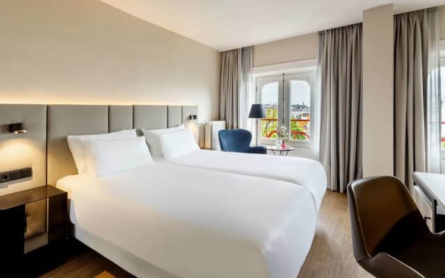 NH Amsterdam Schiller - photo 3